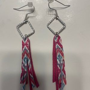 Dangle Earrings! ❤️❤️